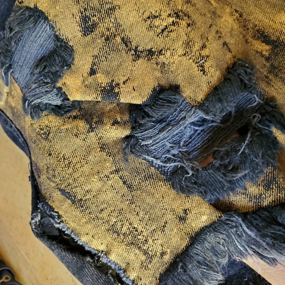 Shorts - Picture 6 of 7